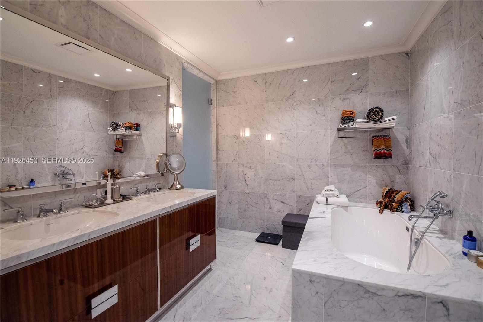 15701 Collins Ave #3102 Sunny Isles Beach, FL 33160