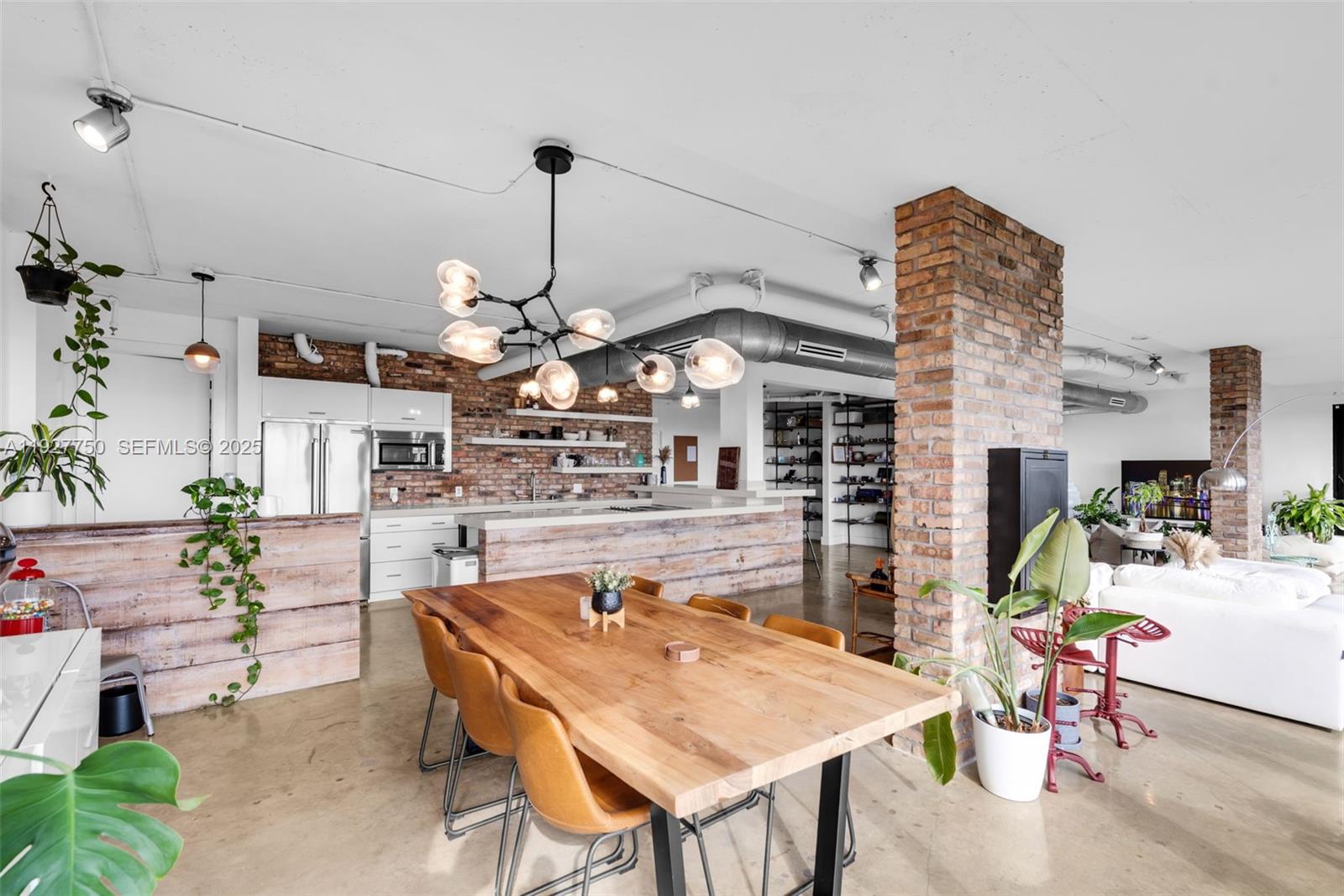 5701 Biscayne Blvd #PH-9 Miami, FL 33137