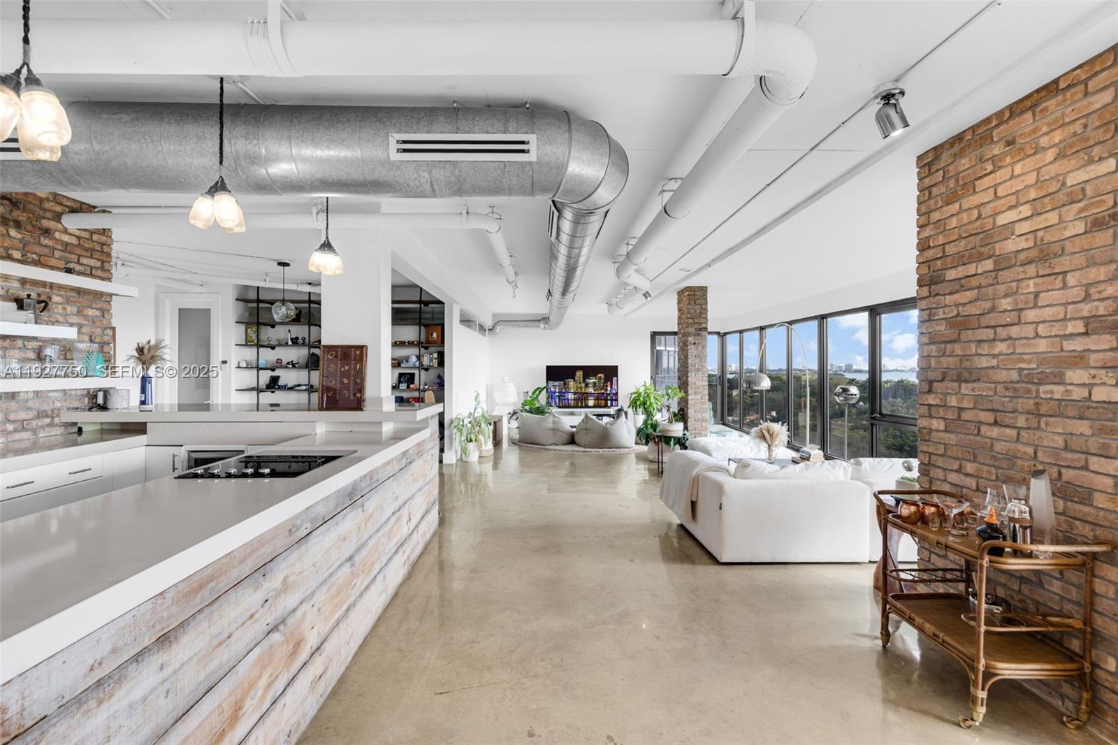 5701 Biscayne Blvd #PH-9 Miami, FL 33137