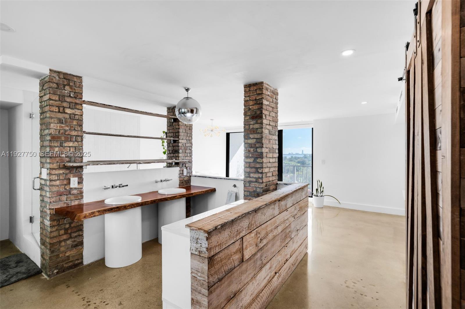 5701 Biscayne Blvd #PH-9 Miami, FL 33137