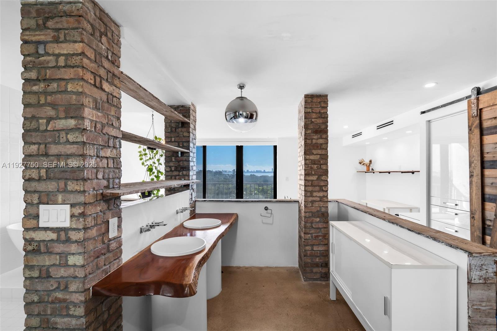 5701 Biscayne Blvd #PH-9 Miami, FL 33137