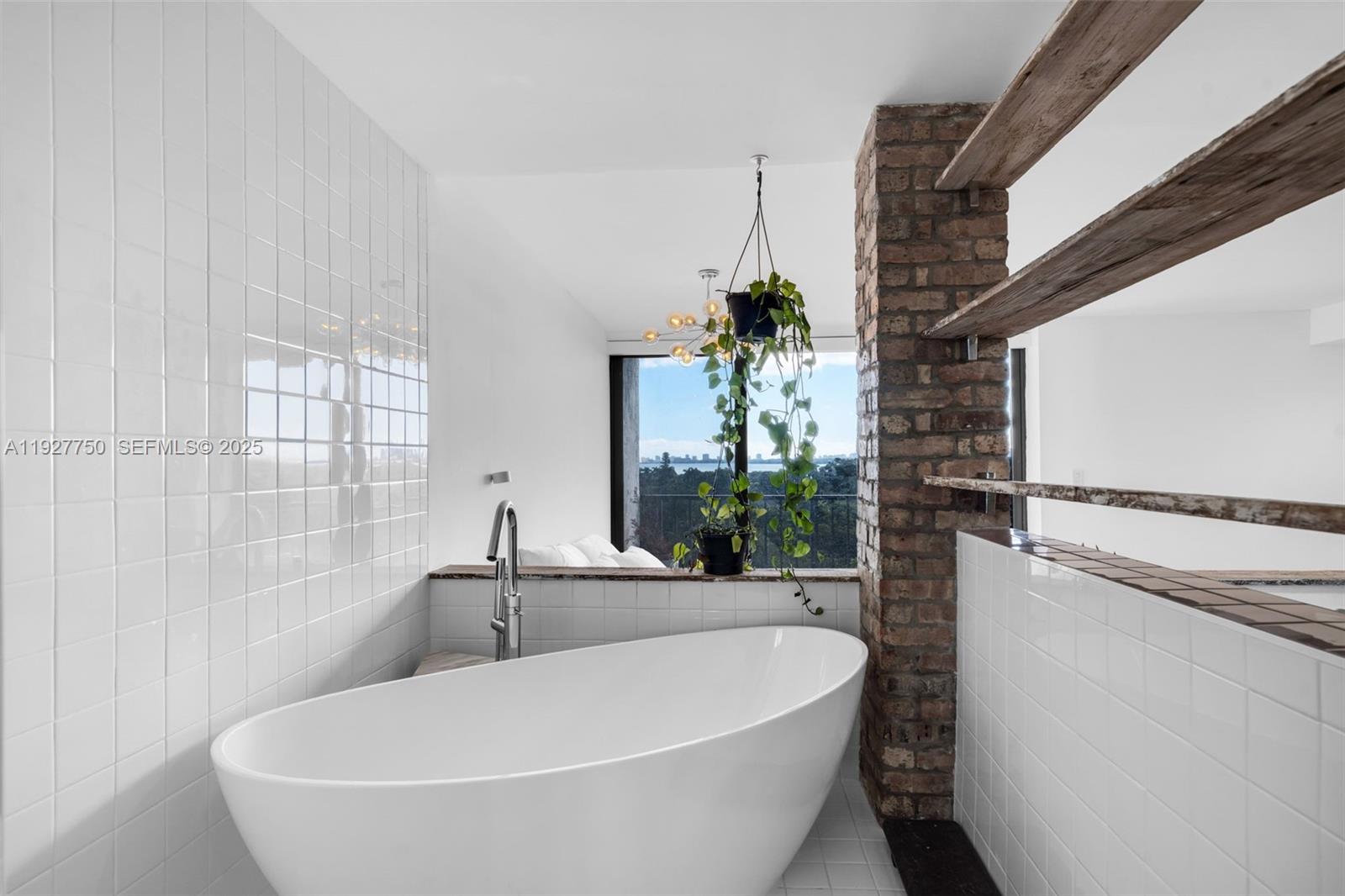 5701 Biscayne Blvd #PH-9 Miami, FL 33137