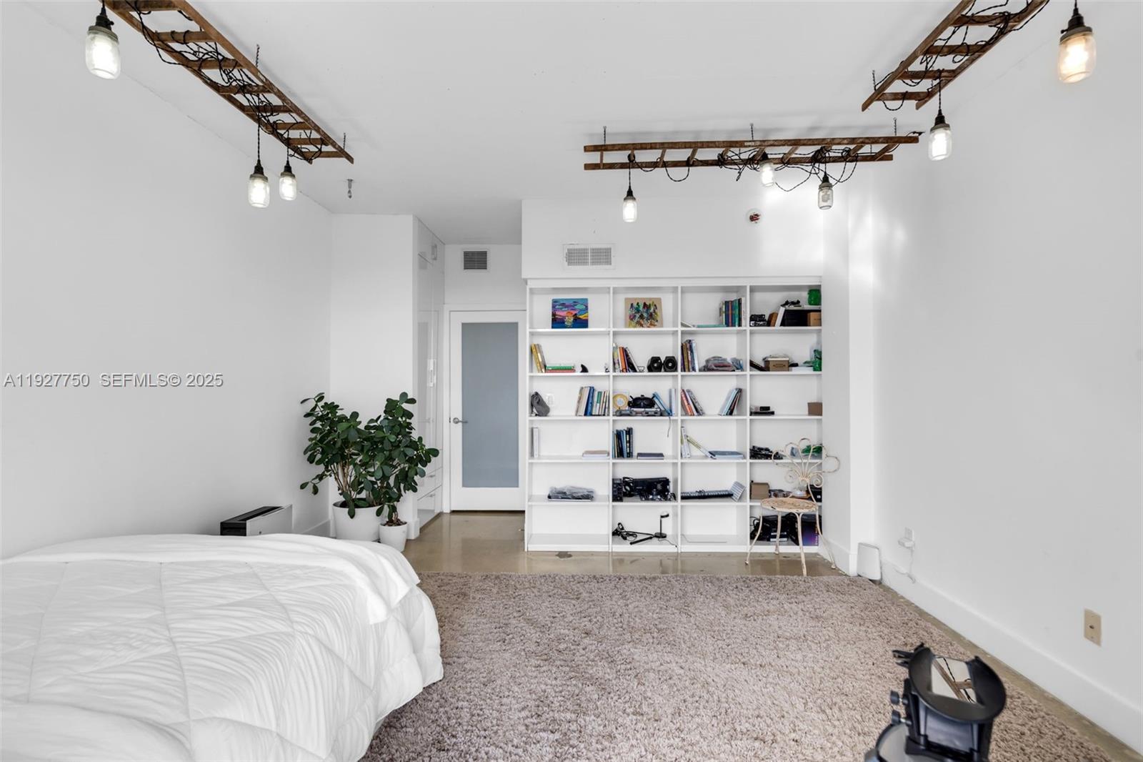 5701 Biscayne Blvd #PH-9 Miami, FL 33137