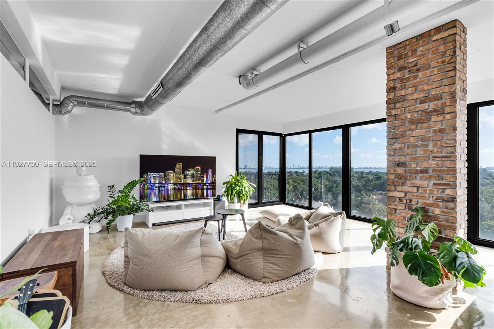 5701 Biscayne Blvd #PH-9 Miami, FL 33137