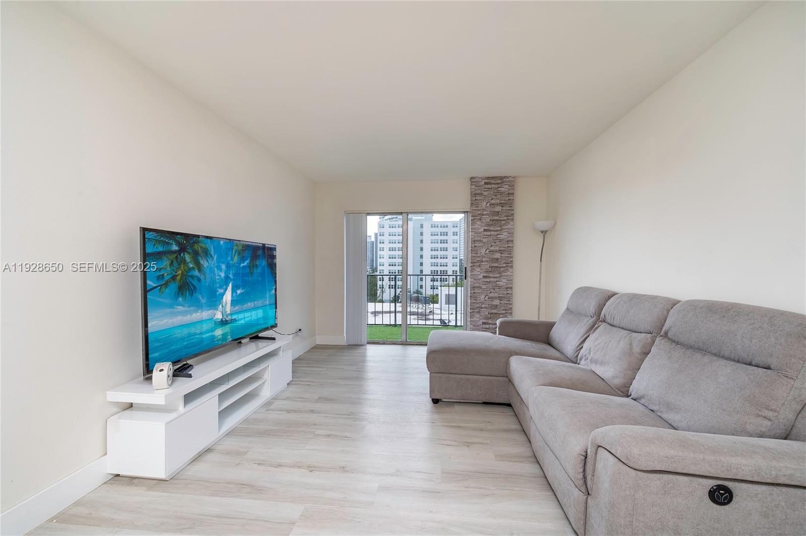899 West Ave #7E Miami Beach, FL 33139