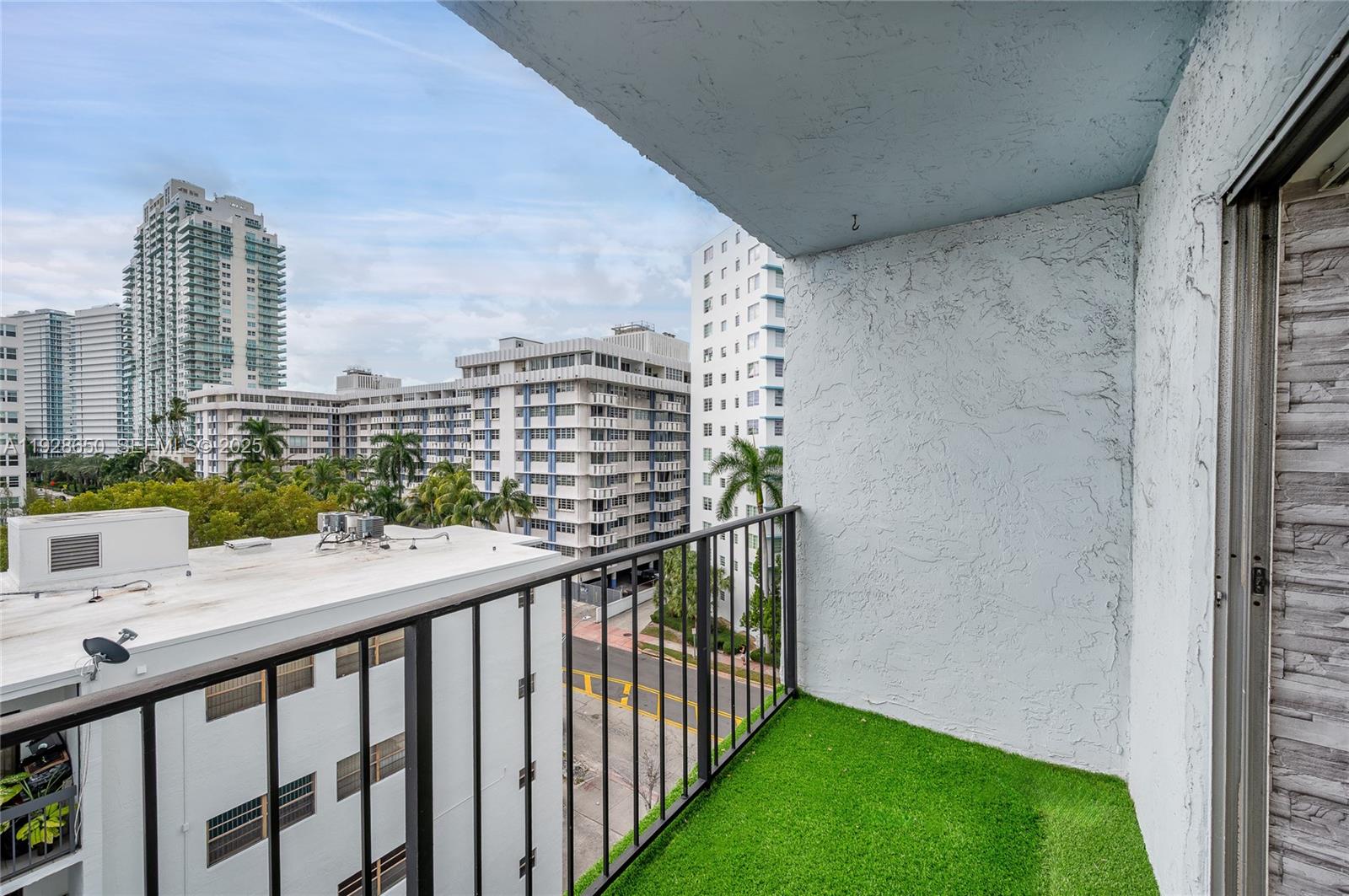 899 West Ave #7E Miami Beach, FL 33139