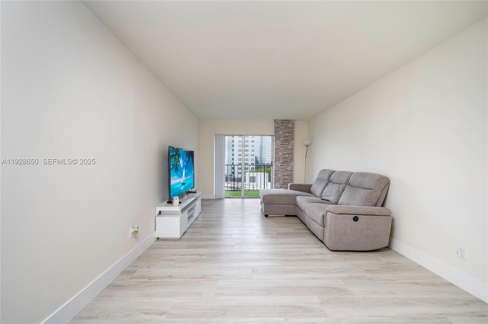 899 West Ave #7E Miami Beach, FL 33139