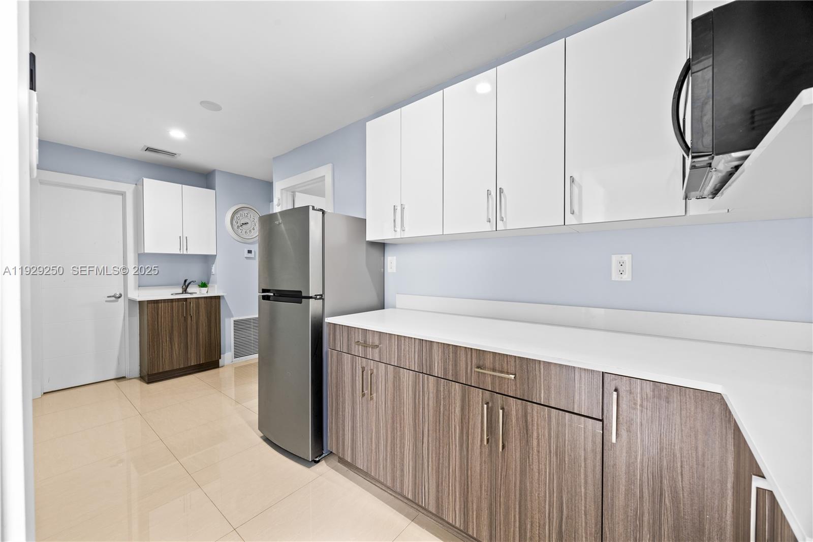 2520 SW 13th St Miami, FL 33145