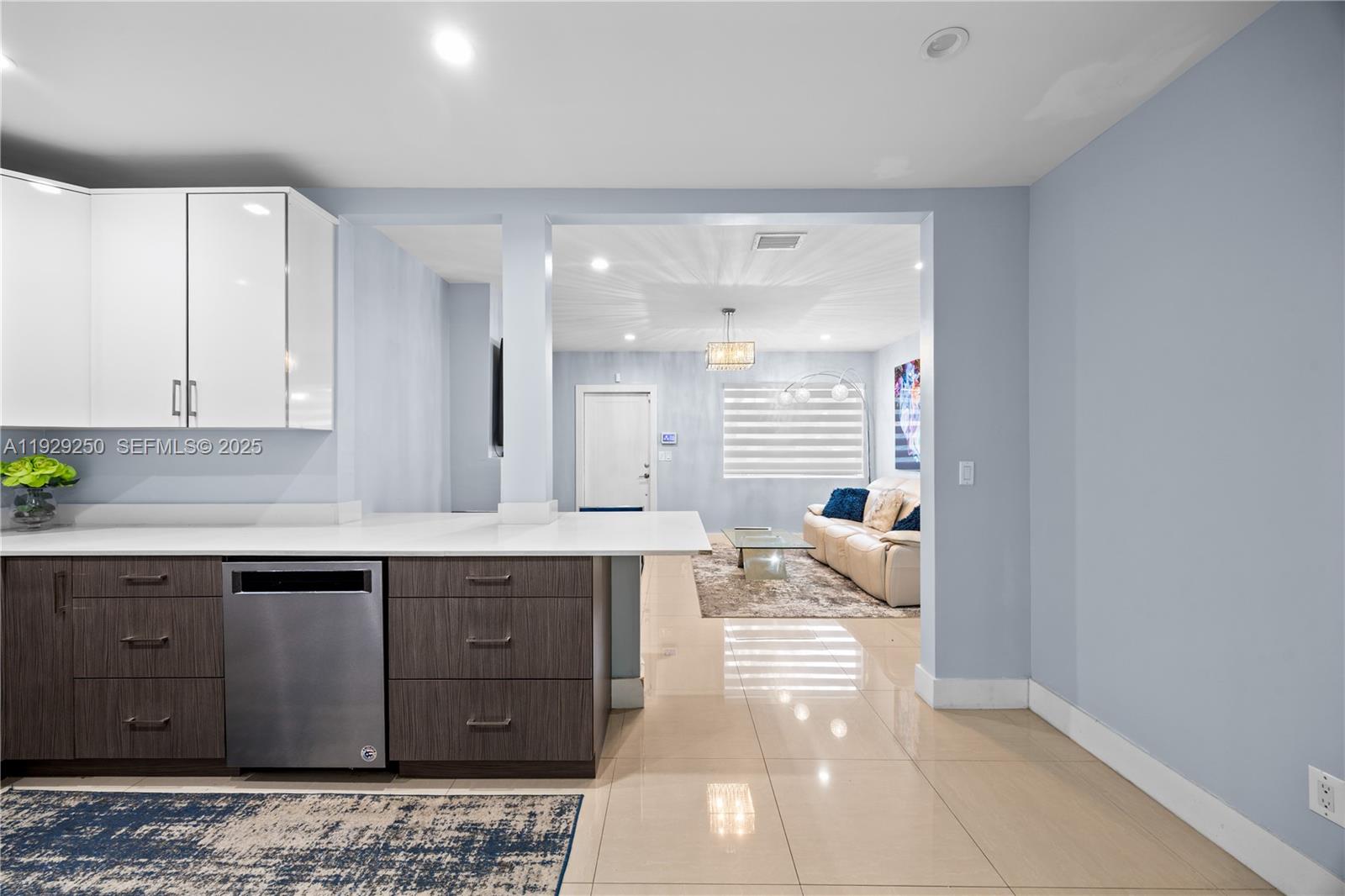 2520 SW 13th St Miami, FL 33145