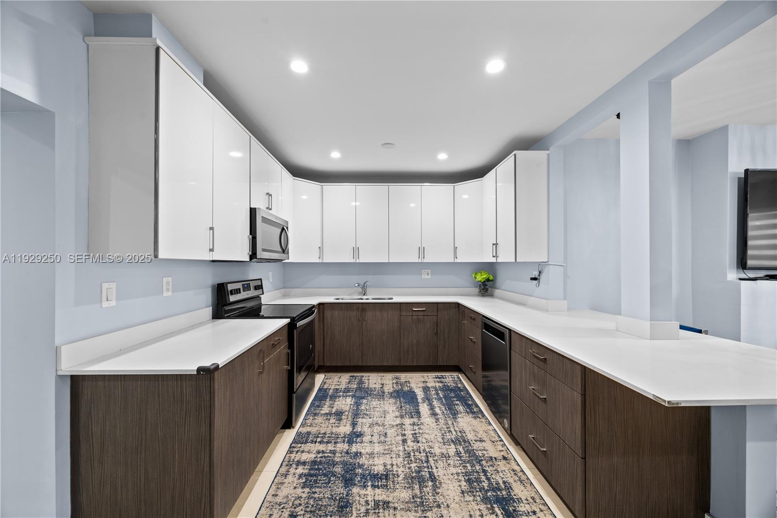 2520 SW 13th St Miami, FL 33145