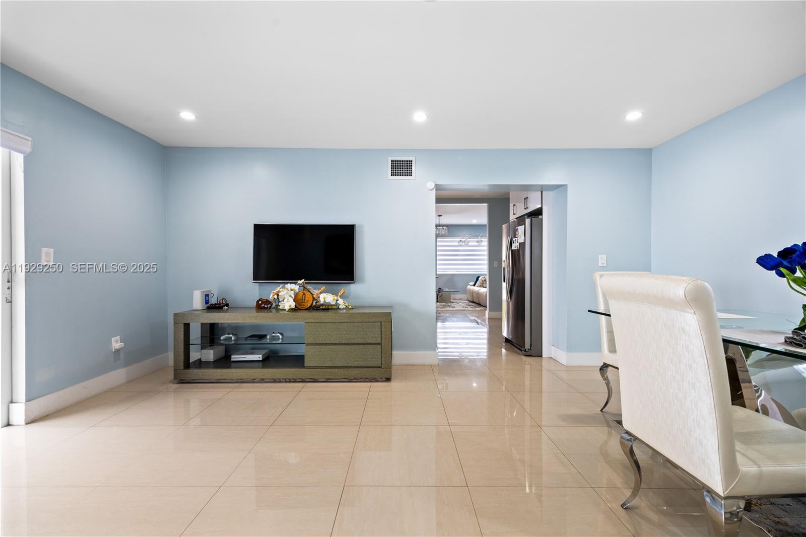 2520 SW 13th St Miami, FL 33145