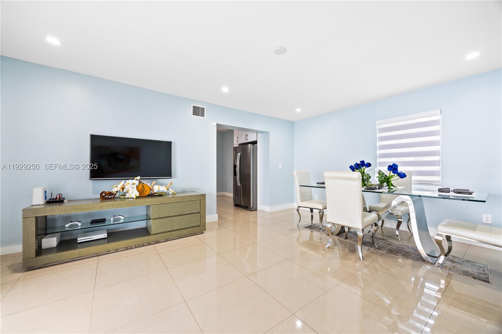 2520 SW 13th St Miami, FL 33145