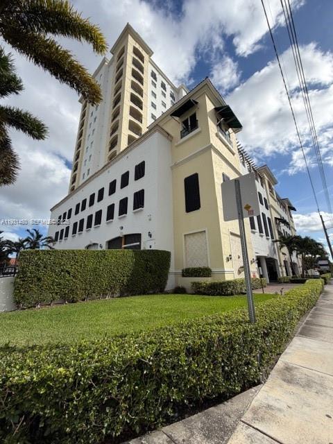 1627 SW 37th Ave #406 Miami, FL 33145
