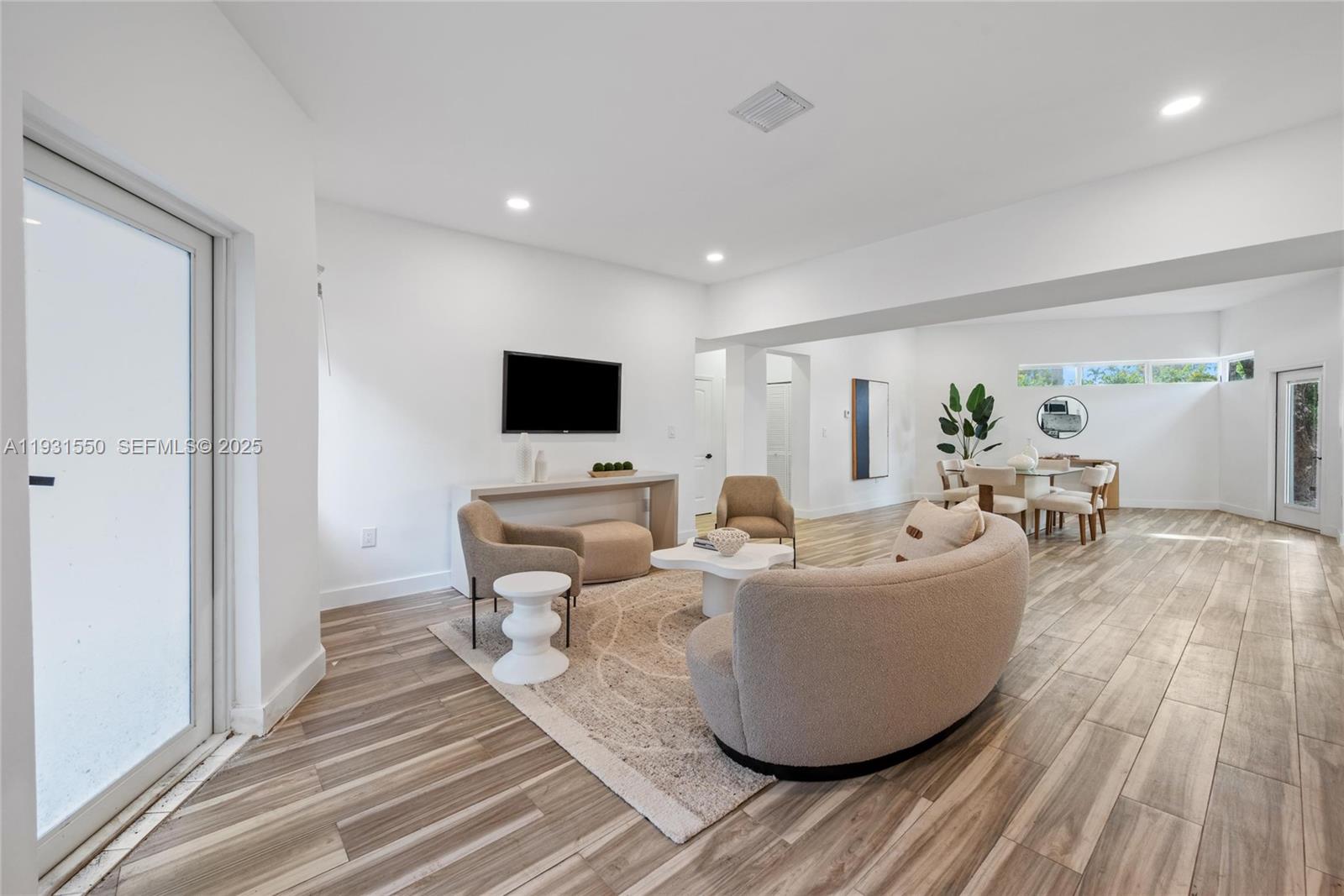 1001 NE 82nd St Miami, FL 33138