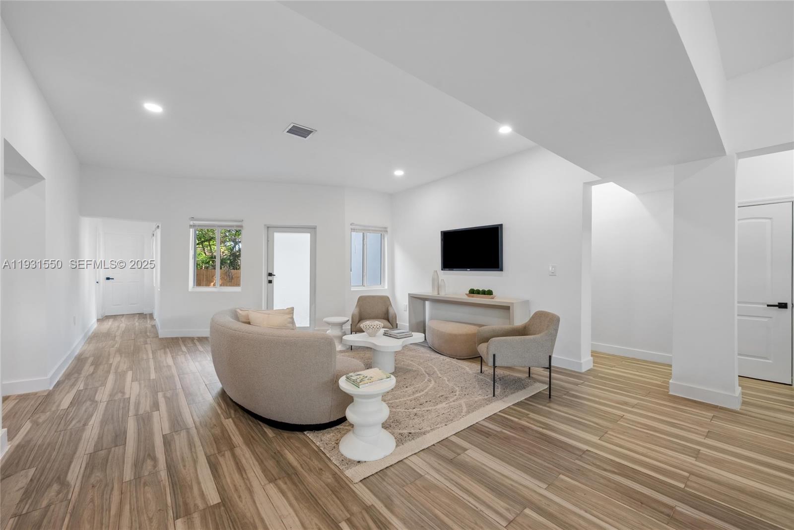 1001 NE 82nd St Miami, FL 33138