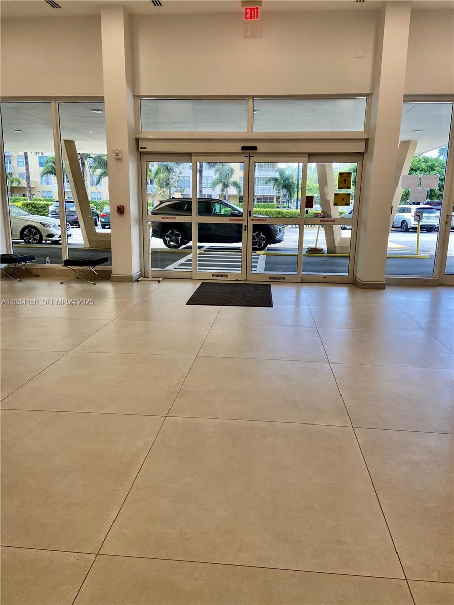 image Winston Towers 30030