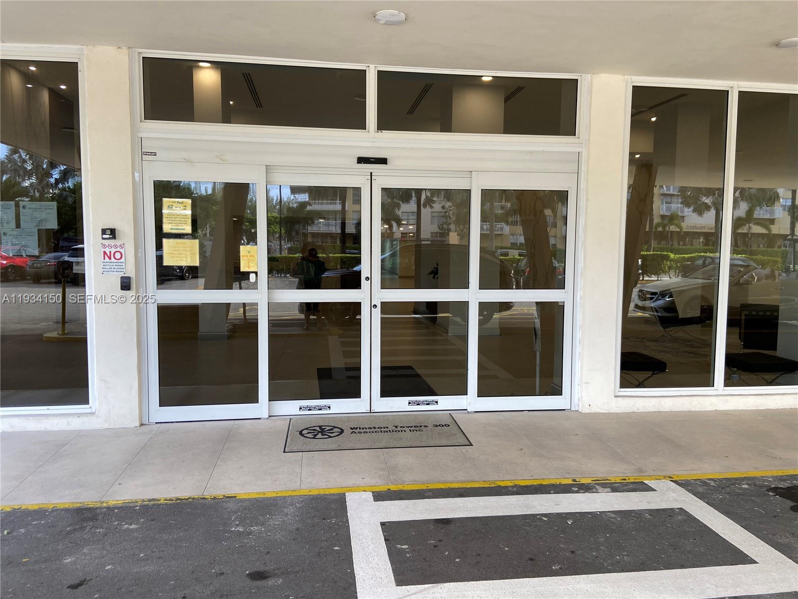 image Winston Towers 30033