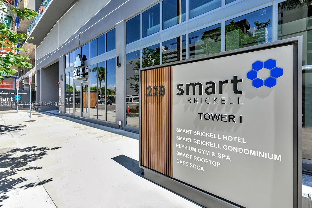 image Smart Brickell III10