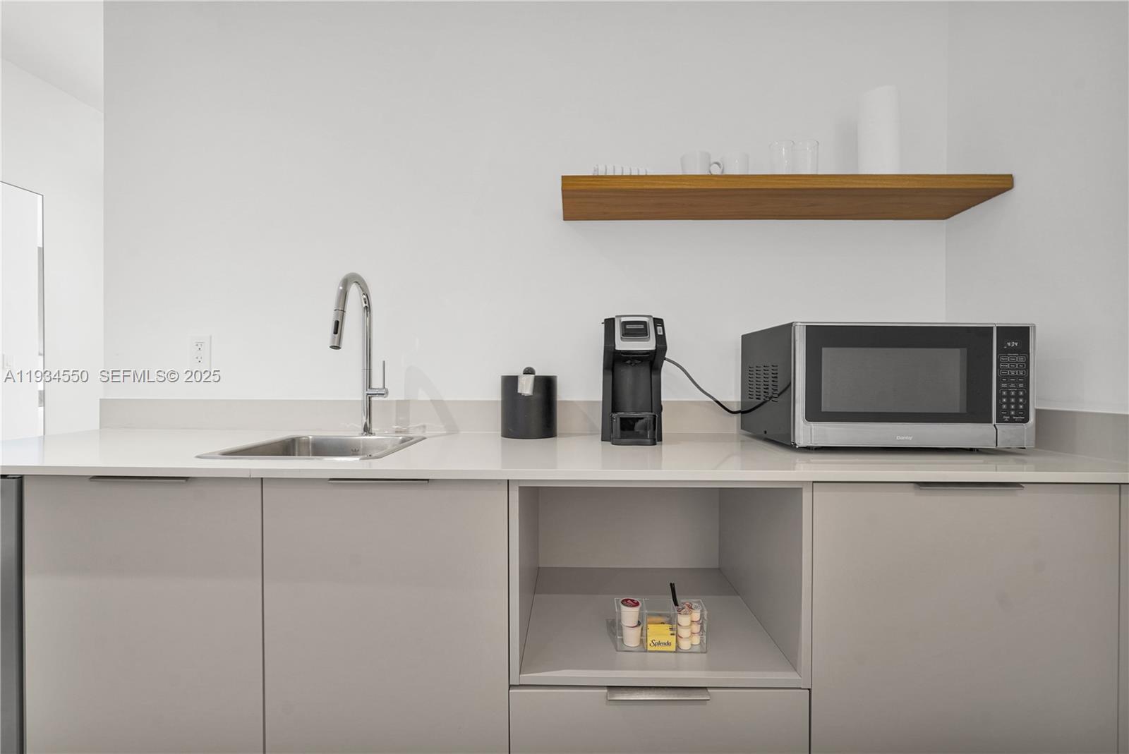 image Smart Brickell III26