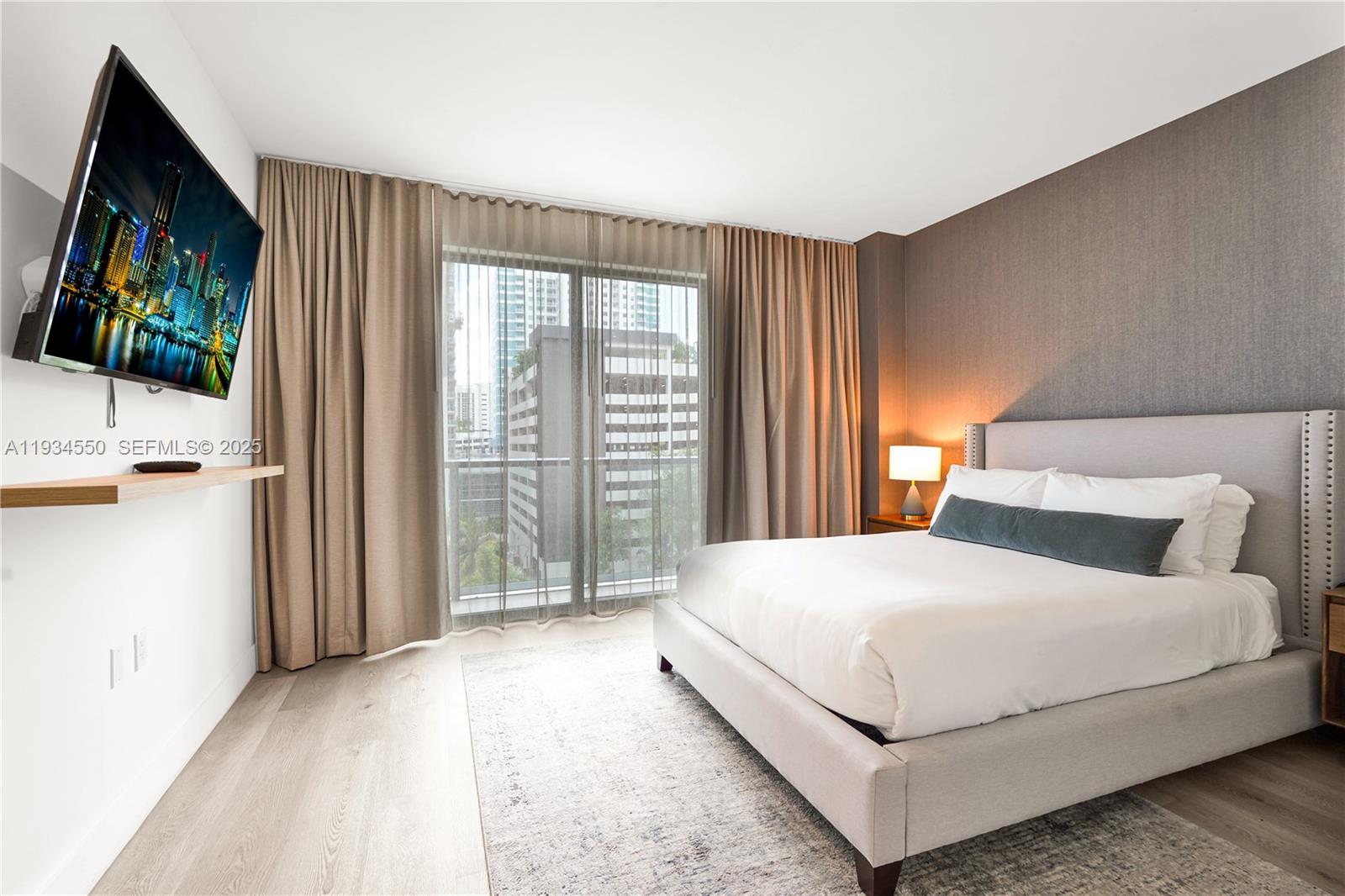 image Smart Brickell III40