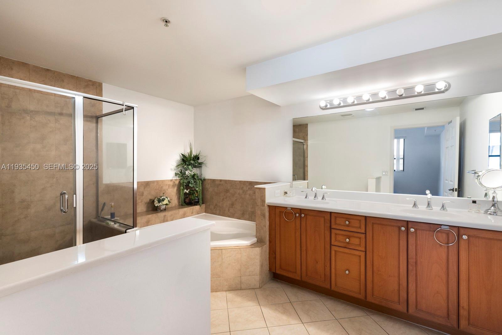 8395 SW 73rd Ave #521 Miami, FL 33143