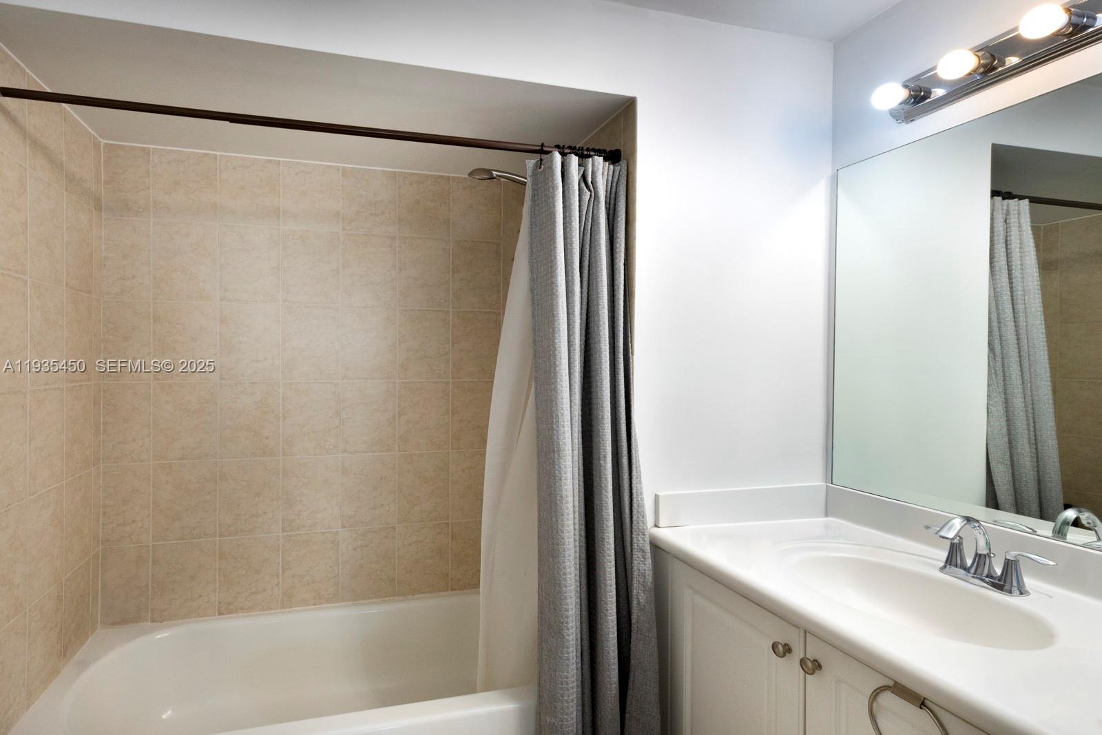 8395 SW 73rd Ave #521 Miami, FL 33143