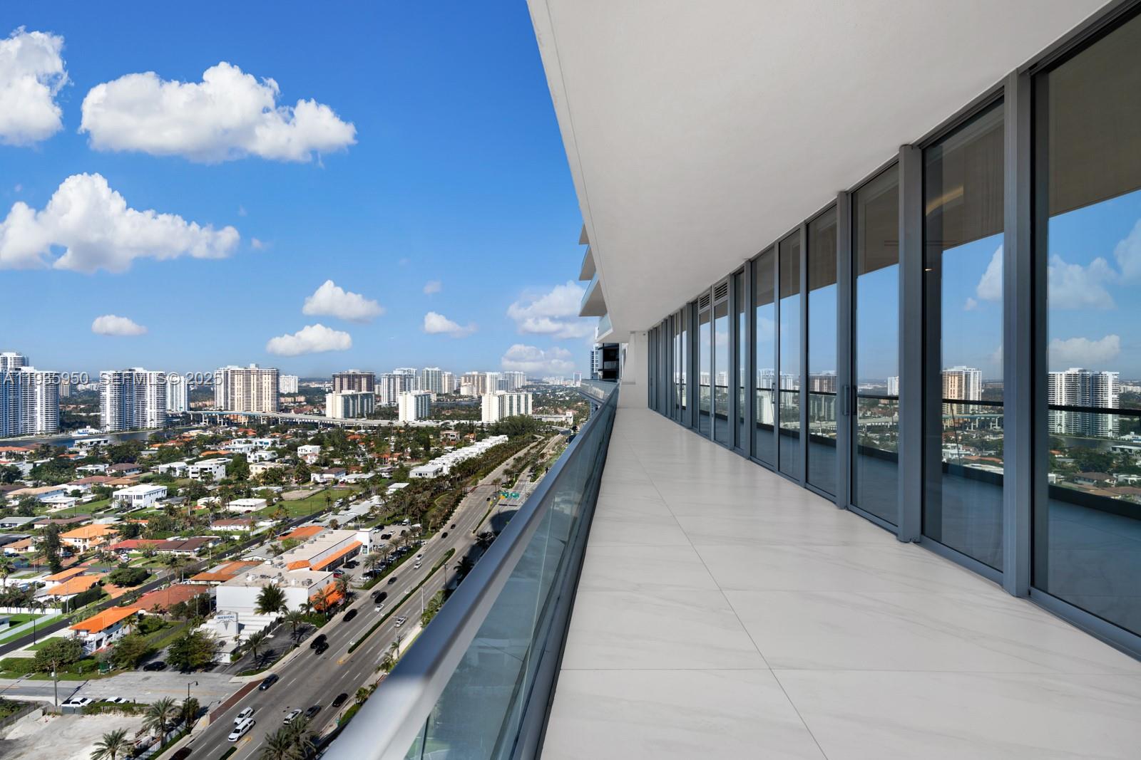 image Turnberry Ocean Club40