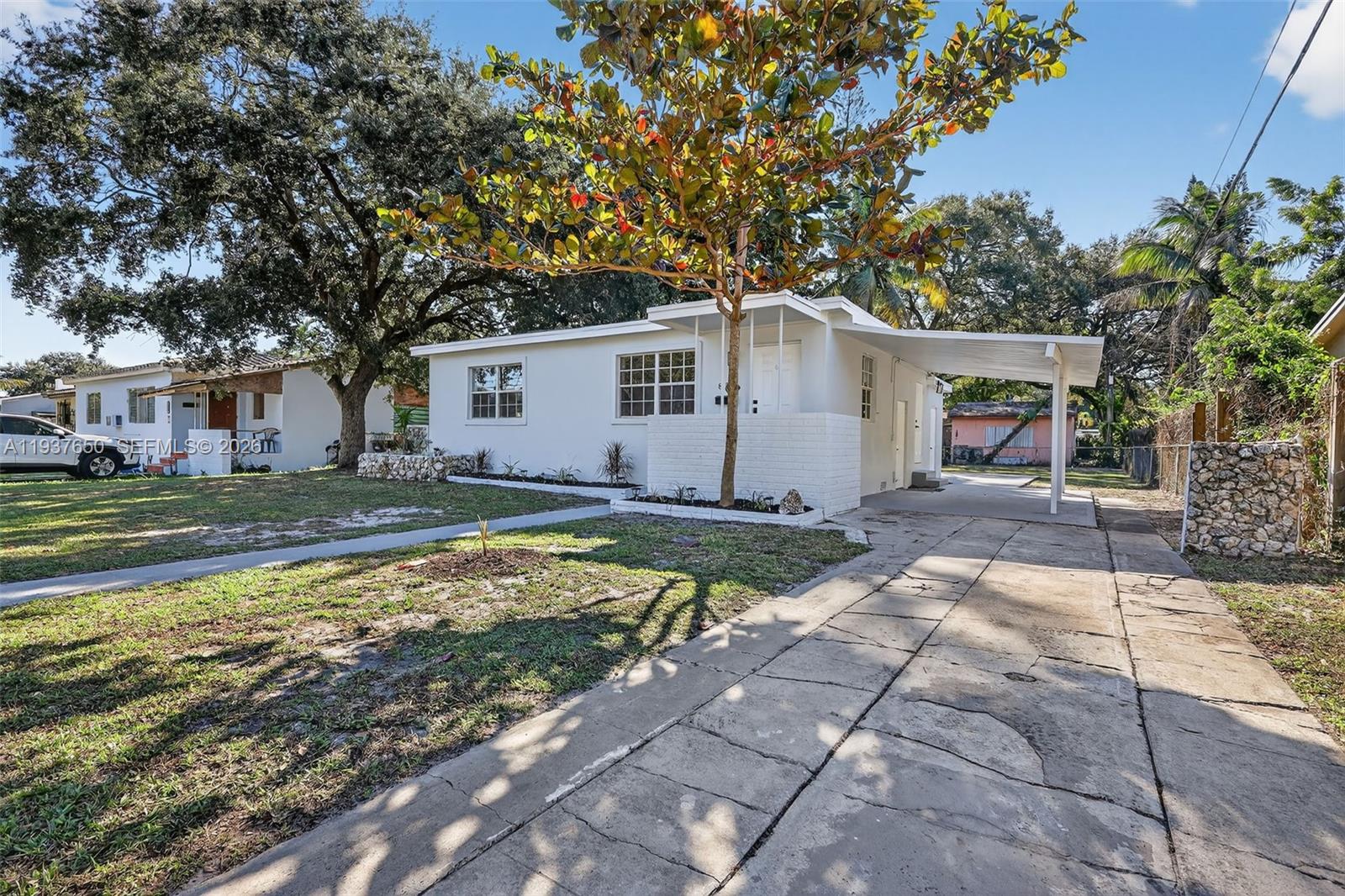 870 NE 144th St North Miami, FL 33161