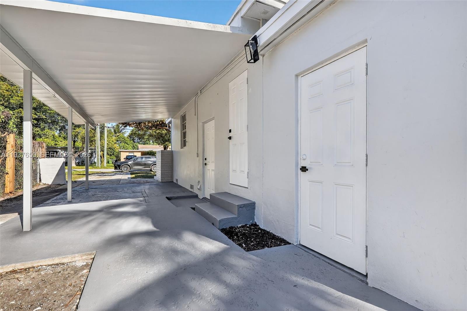 870 NE 144th St North Miami, FL 33161