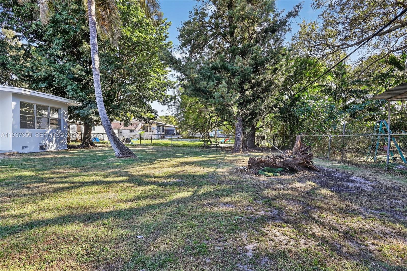 870 NE 144th St North Miami, FL 33161