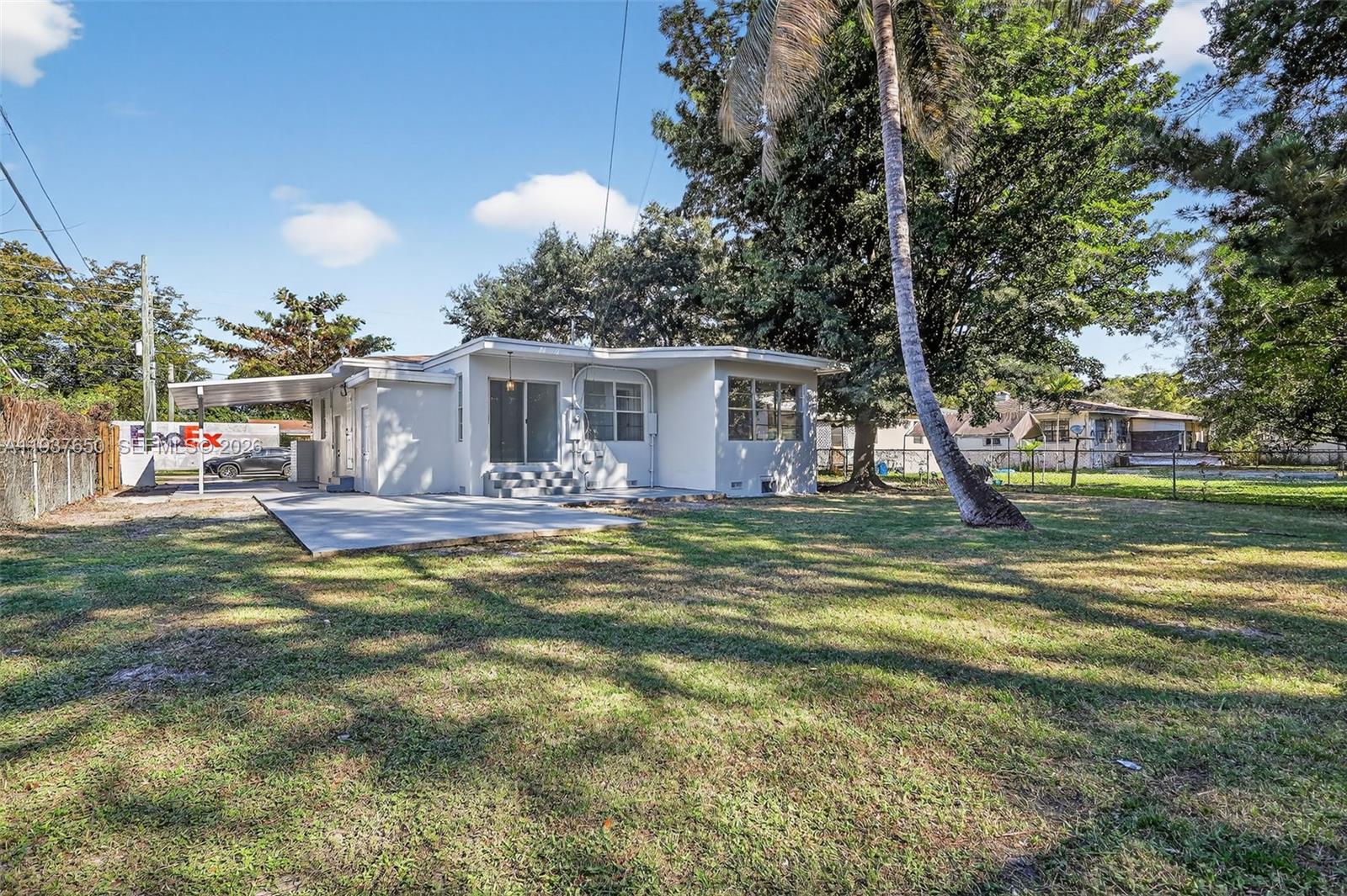 870 NE 144th St North Miami, FL 33161