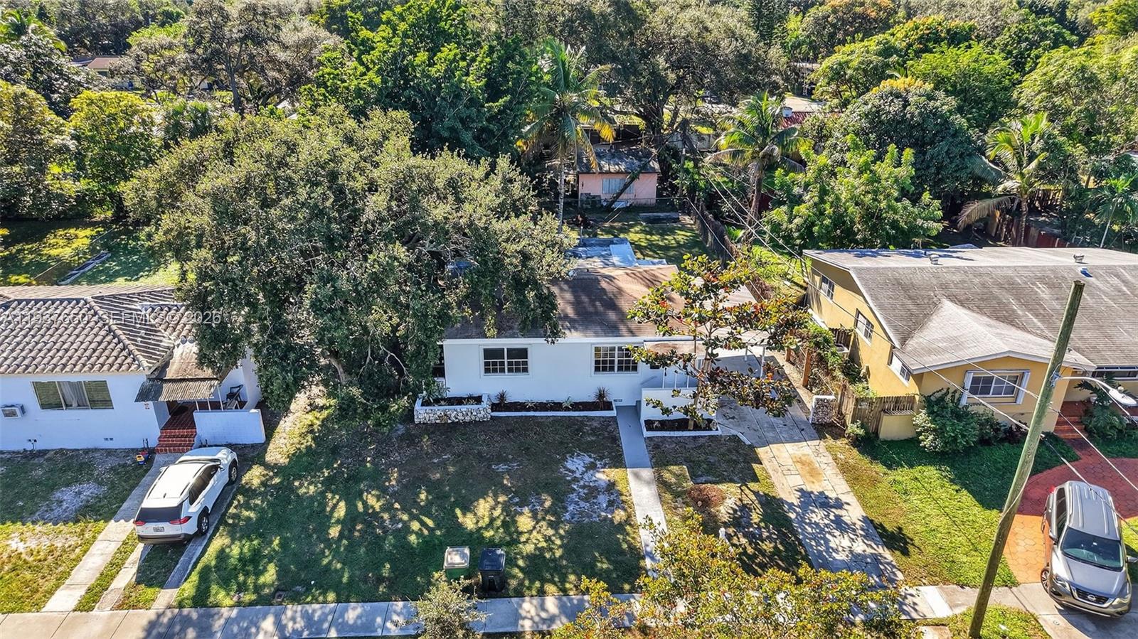 870 NE 144th St North Miami, FL 33161