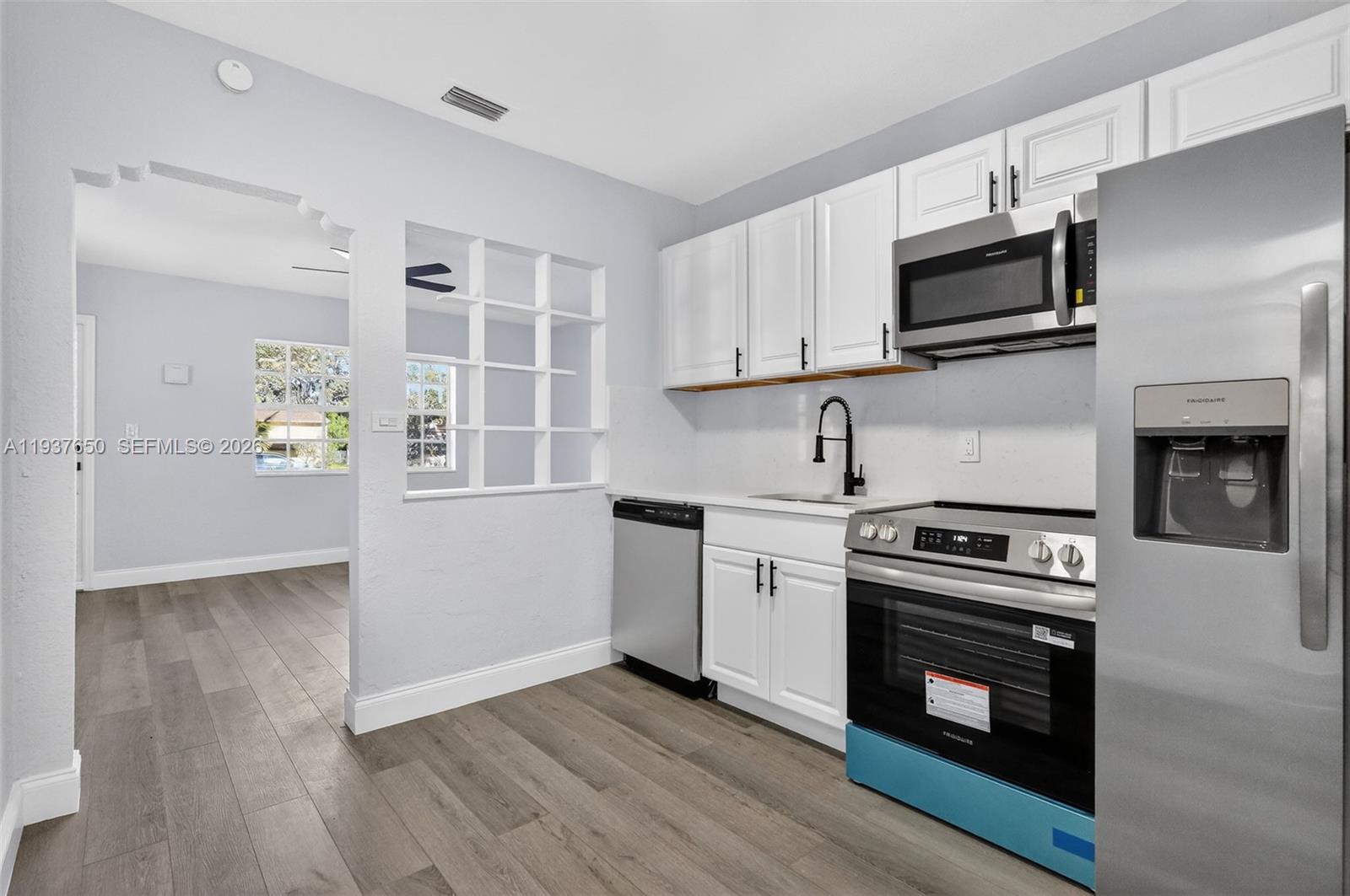 870 NE 144th St North Miami, FL 33161