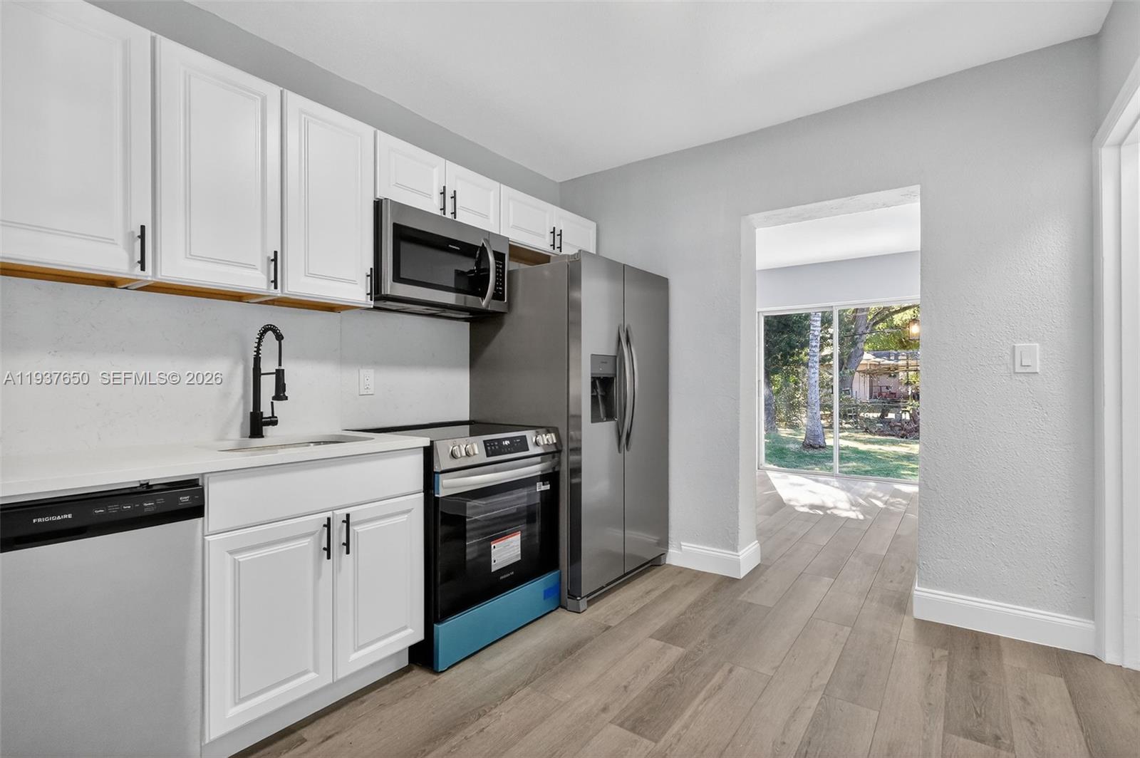 870 NE 144th St North Miami, FL 33161