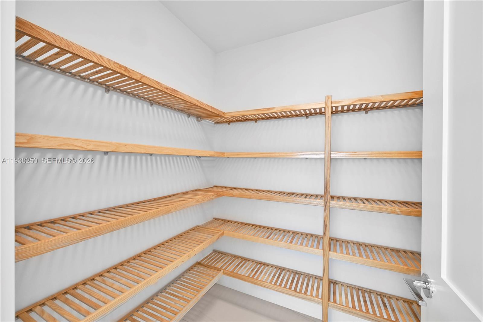 151 N Seabreeze #1701E Fort Lauderdale, FL 33304