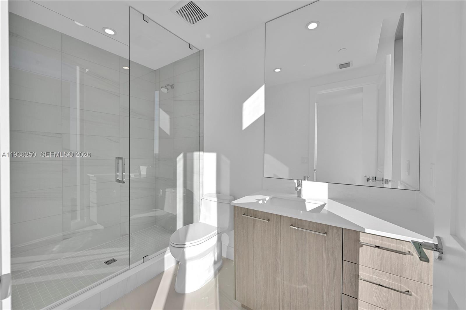 151 N Seabreeze #1701E Fort Lauderdale, FL 33304