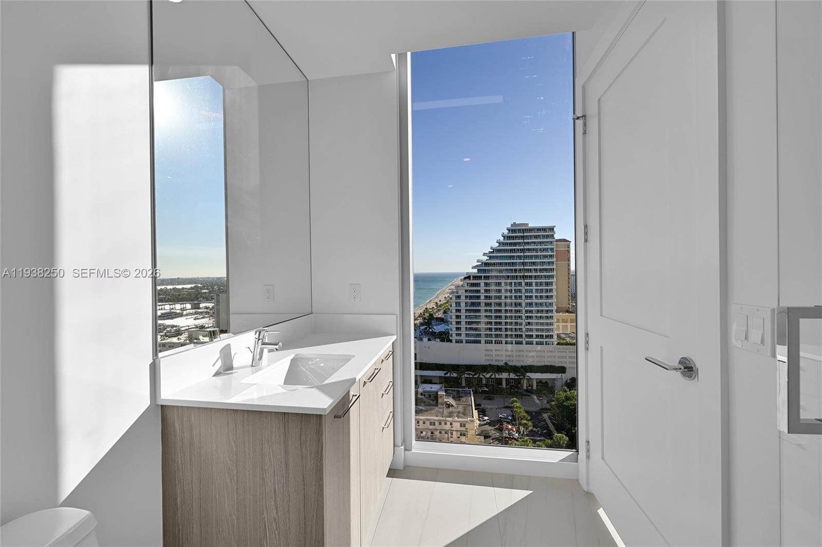 151 N Seabreeze #1701E Fort Lauderdale, FL 33304