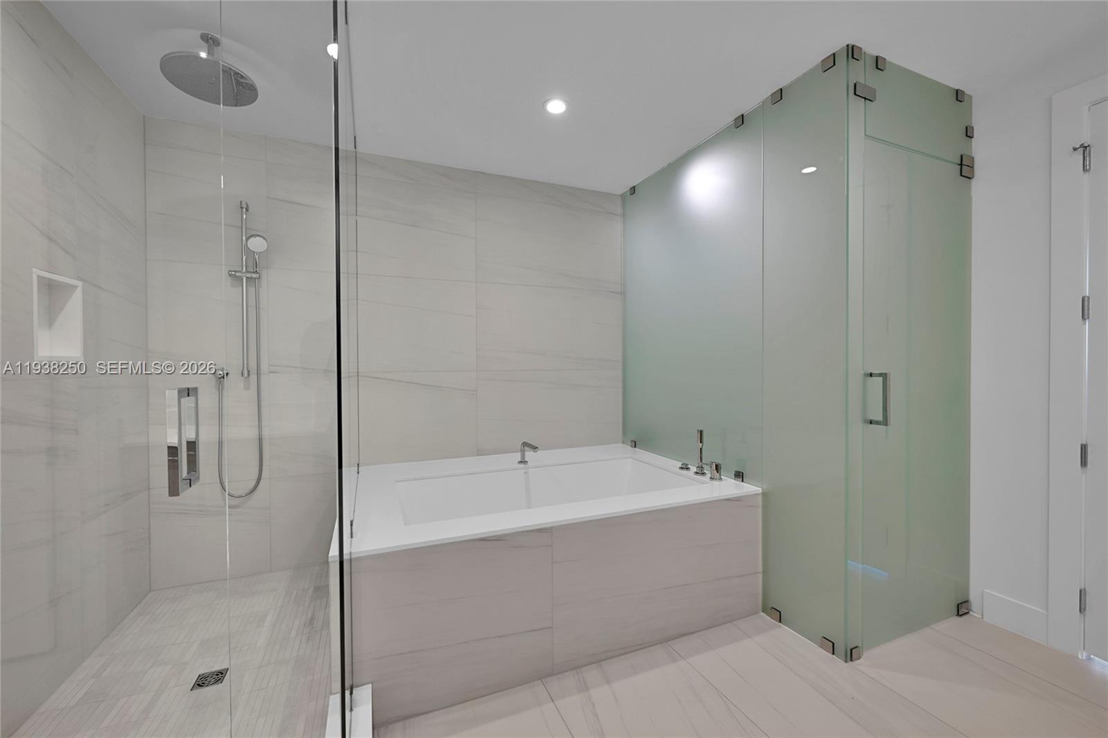 151 N Seabreeze #1701E Fort Lauderdale, FL 33304