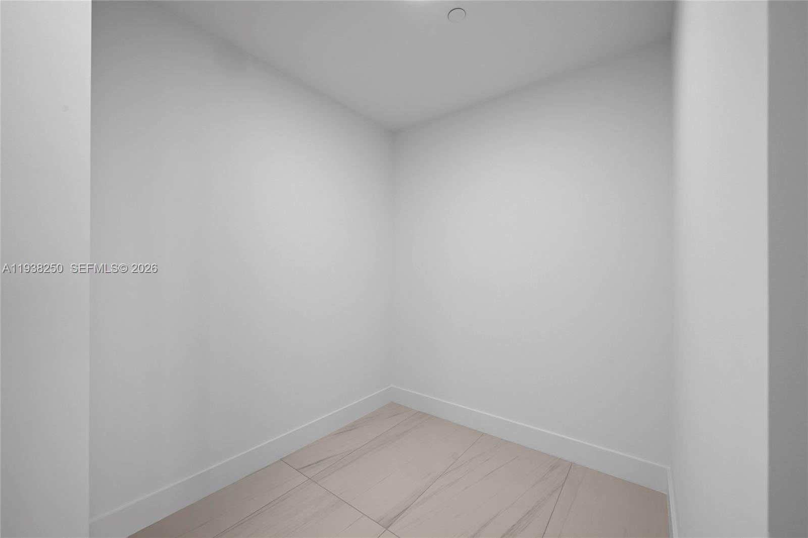 151 N Seabreeze #1701E Fort Lauderdale, FL 33304