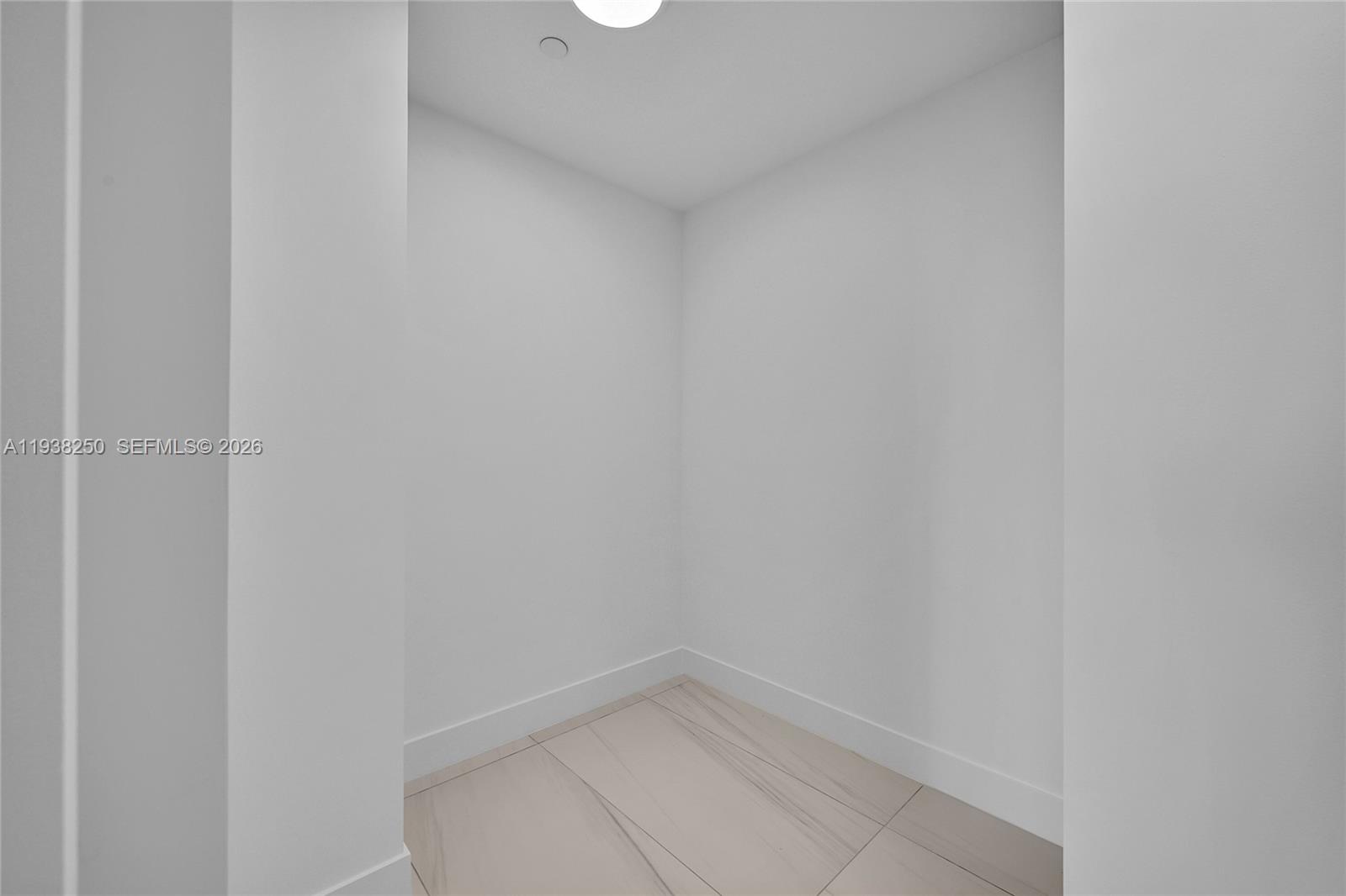 151 N Seabreeze #1701E Fort Lauderdale, FL 33304