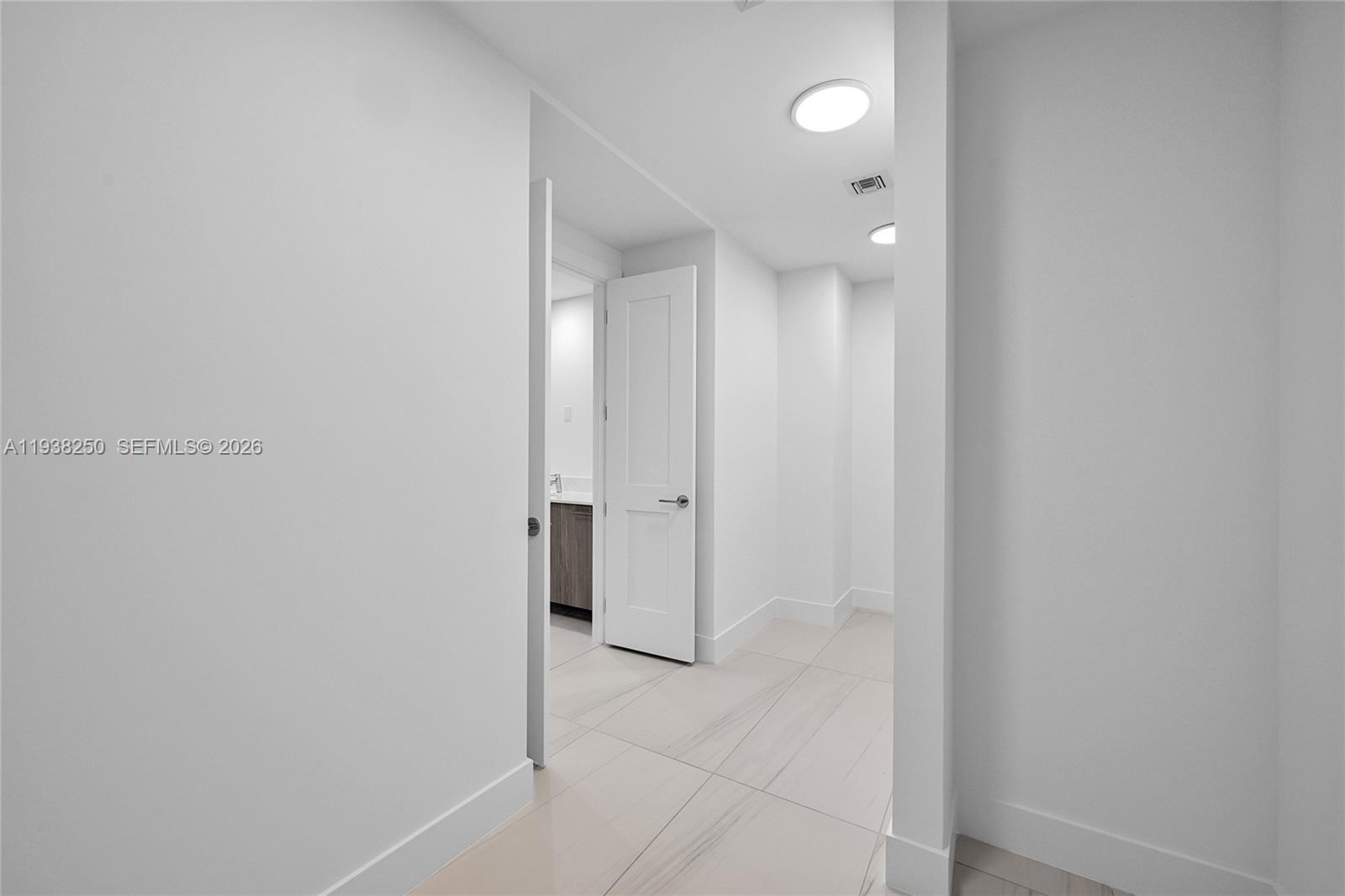 151 N Seabreeze #1701E Fort Lauderdale, FL 33304