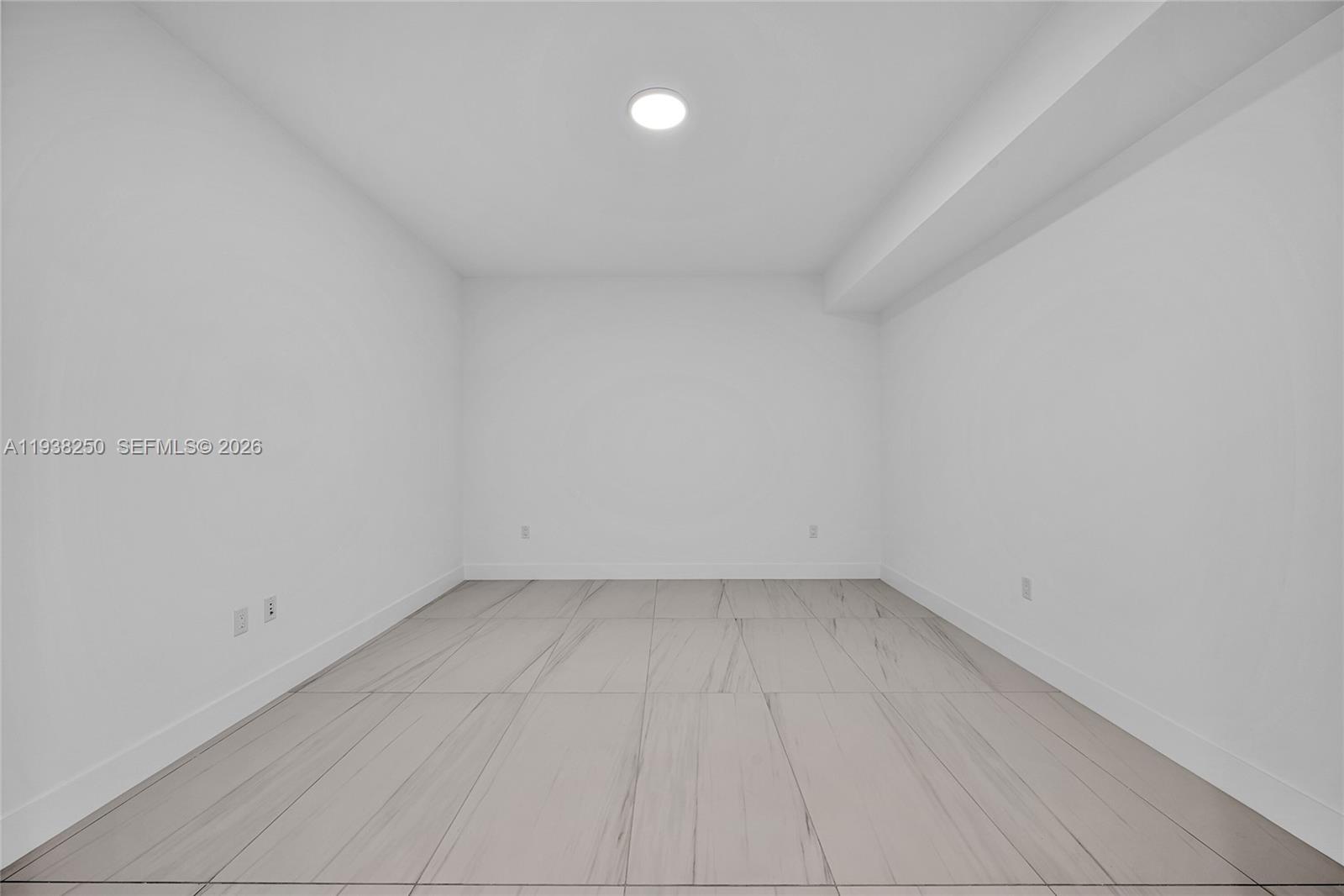 151 N Seabreeze #1701E Fort Lauderdale, FL 33304