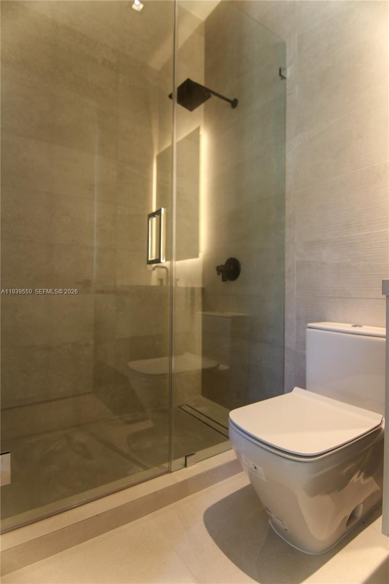 3540 Oak Ave Miami, FL 33133