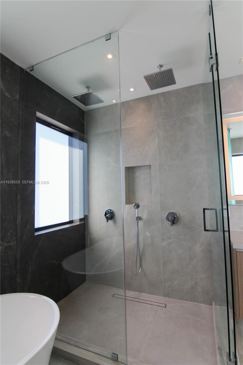 3540 Oak Ave Miami, FL 33133