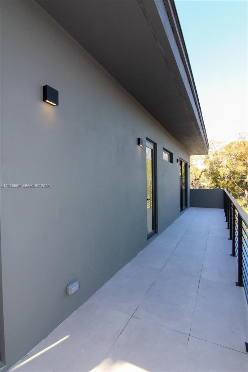 3540 Oak Ave Miami, FL 33133