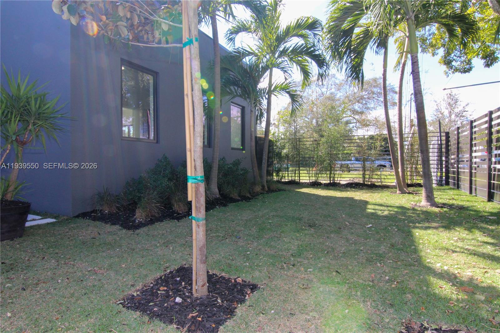 3540 Oak Ave Miami, FL 33133