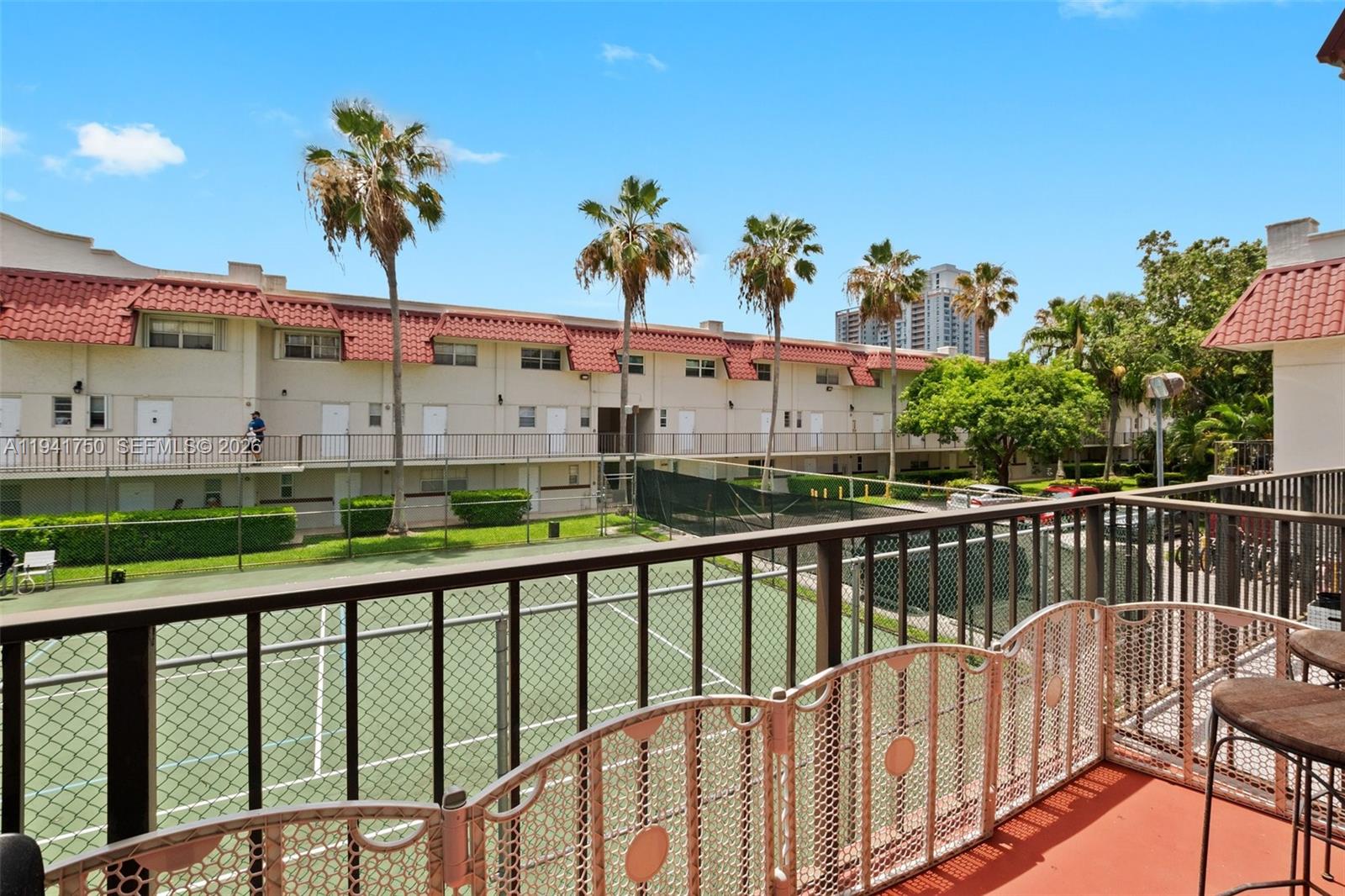 6703 N Kendall Dr #406 Pinecrest, FL 33156