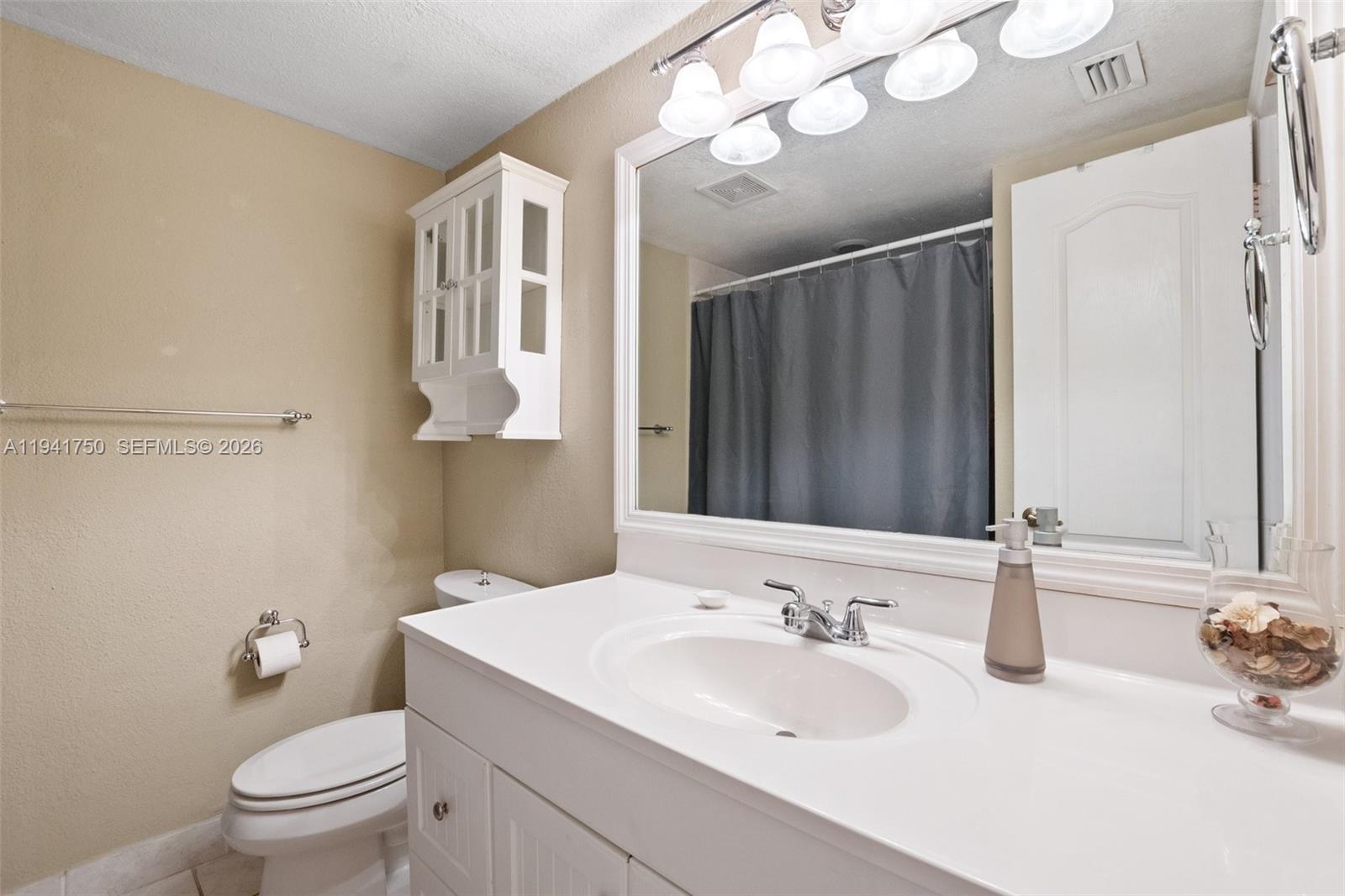 6703 N Kendall Dr #406 Pinecrest, FL 33156