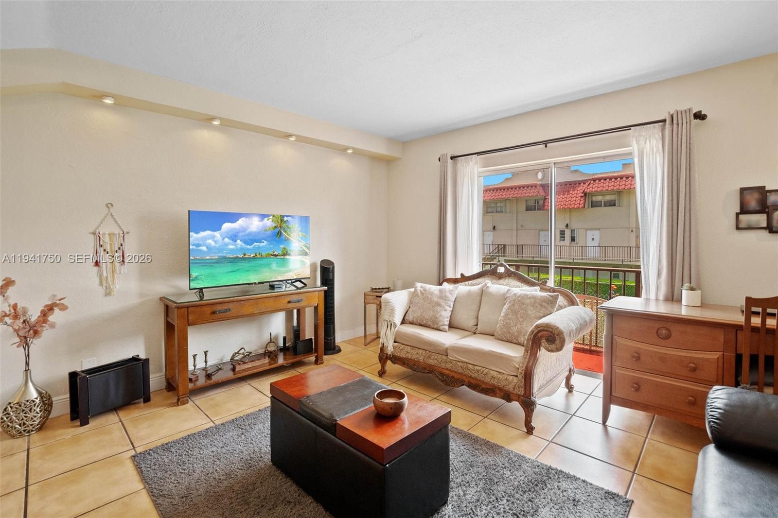 6703 N Kendall Dr #406 Pinecrest, FL 33156