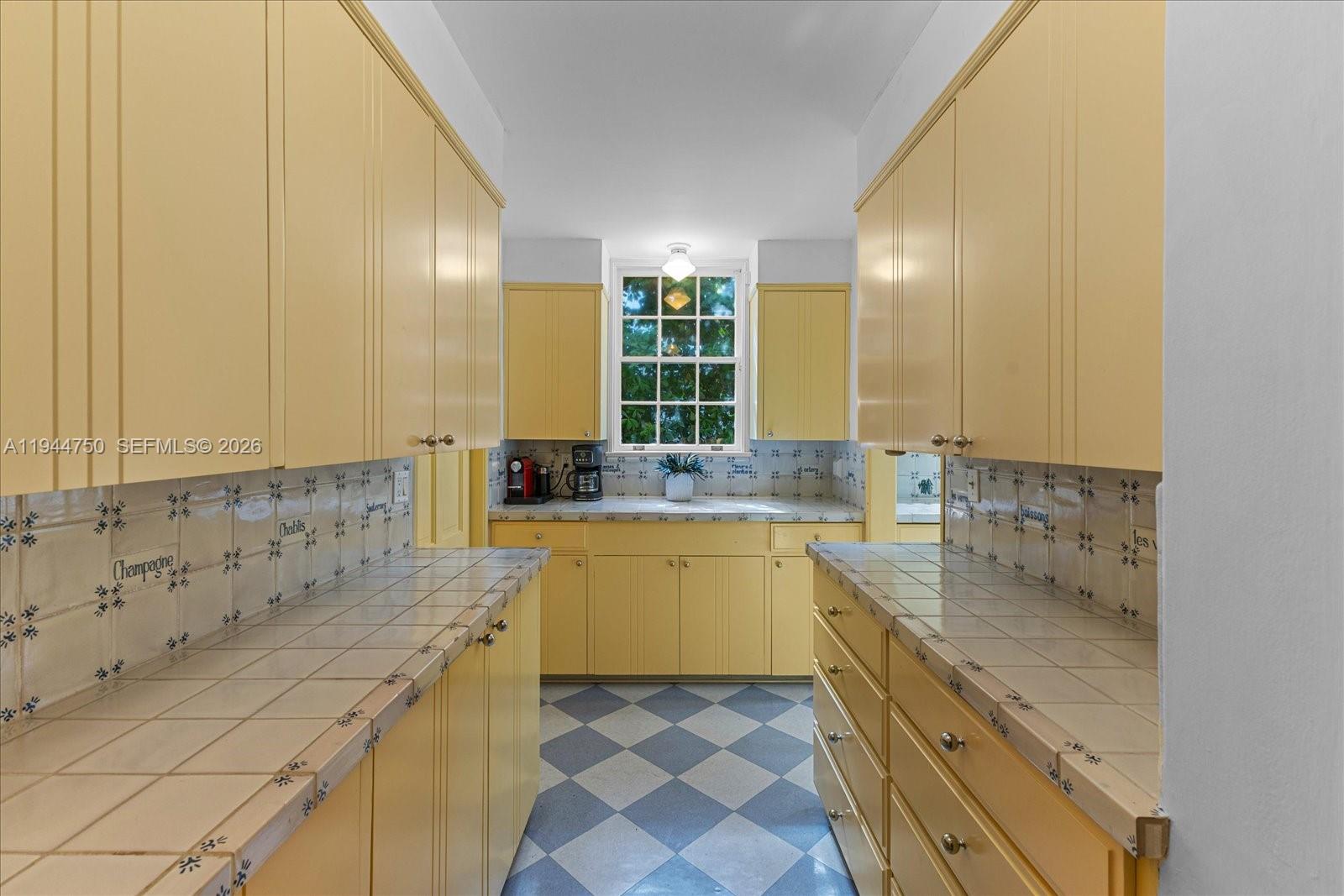 333 E Rivo Alto Dr Miami Beach, FL 33139